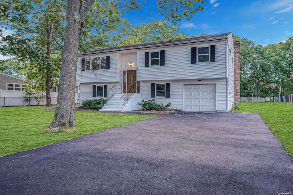 29 Kilroy Drive Mastic NY 11950