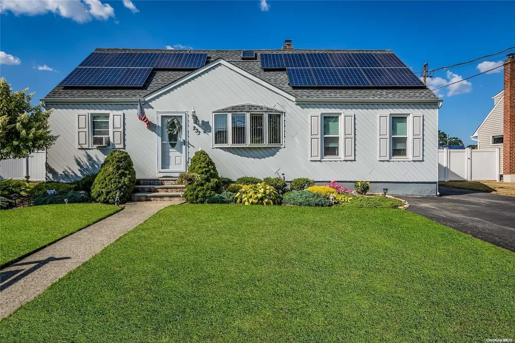 233 Sears Road West Islip NY 11795