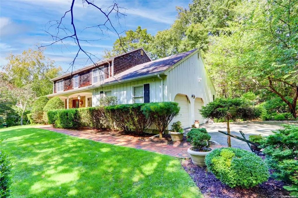 281 River Road Saint James NY 11780
