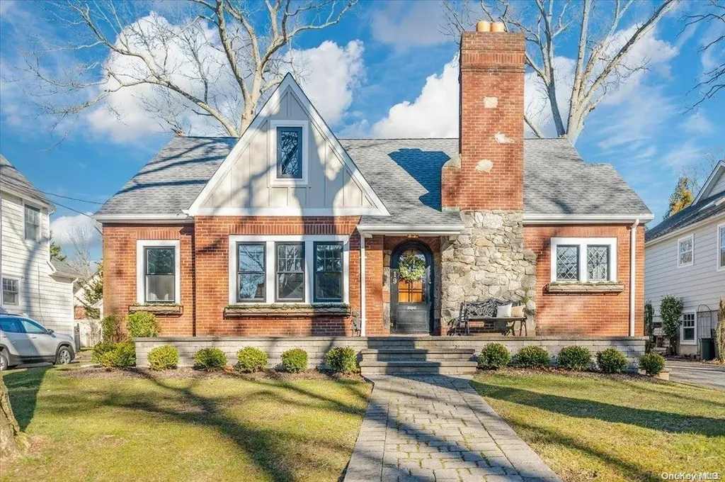 19 Margaret Boulevard Merrick NY 11566