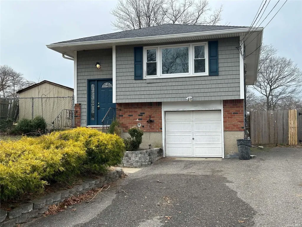 220 Adirondack Drive Selden NY 11784