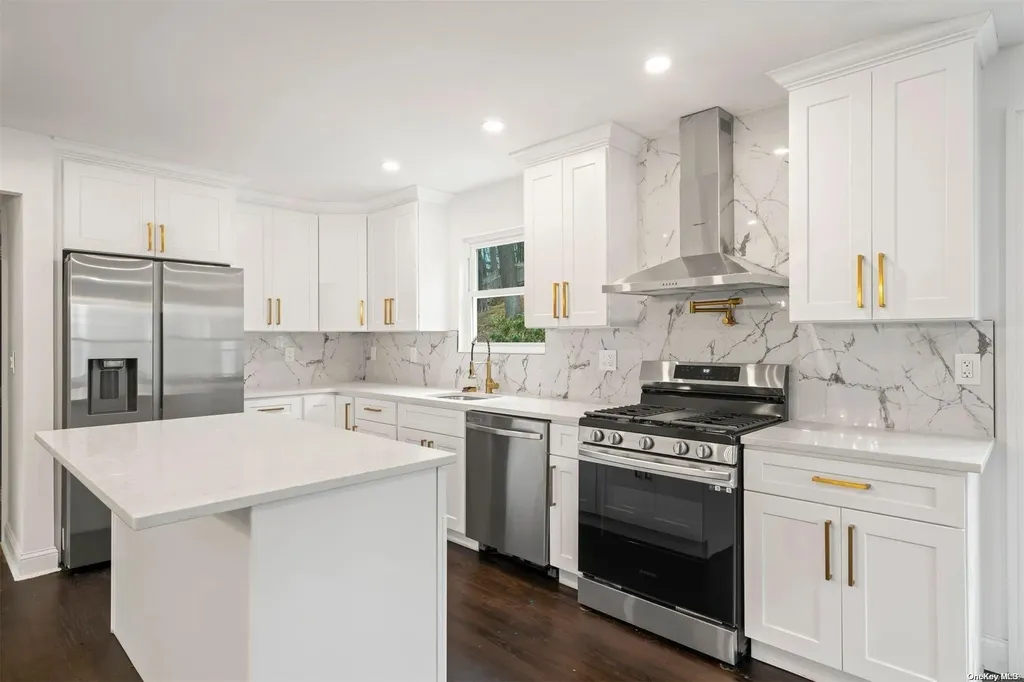 44 Vineyard Road Huntington NY 11743