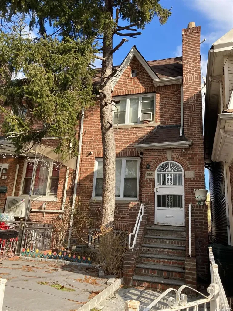 939 E 43rd Street Brooklyn NY 11210