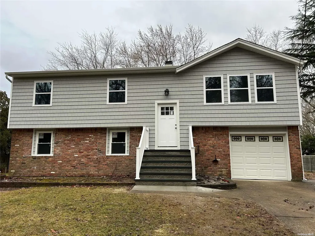 24 Whiskey Road Coram NY 11727
