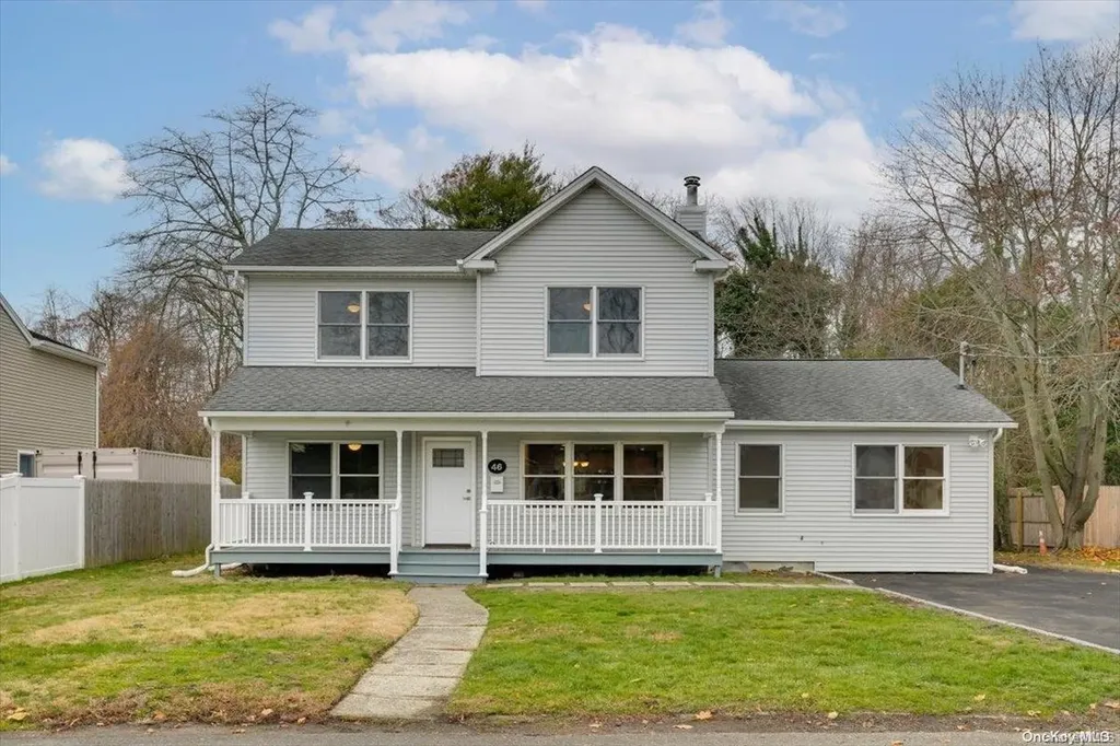 46 Gladstone Avenue West Islip NY 11795
