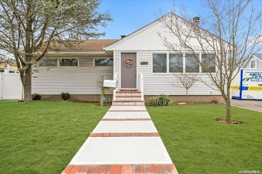 1663 Meadowbrook Road Merrick NY 11566