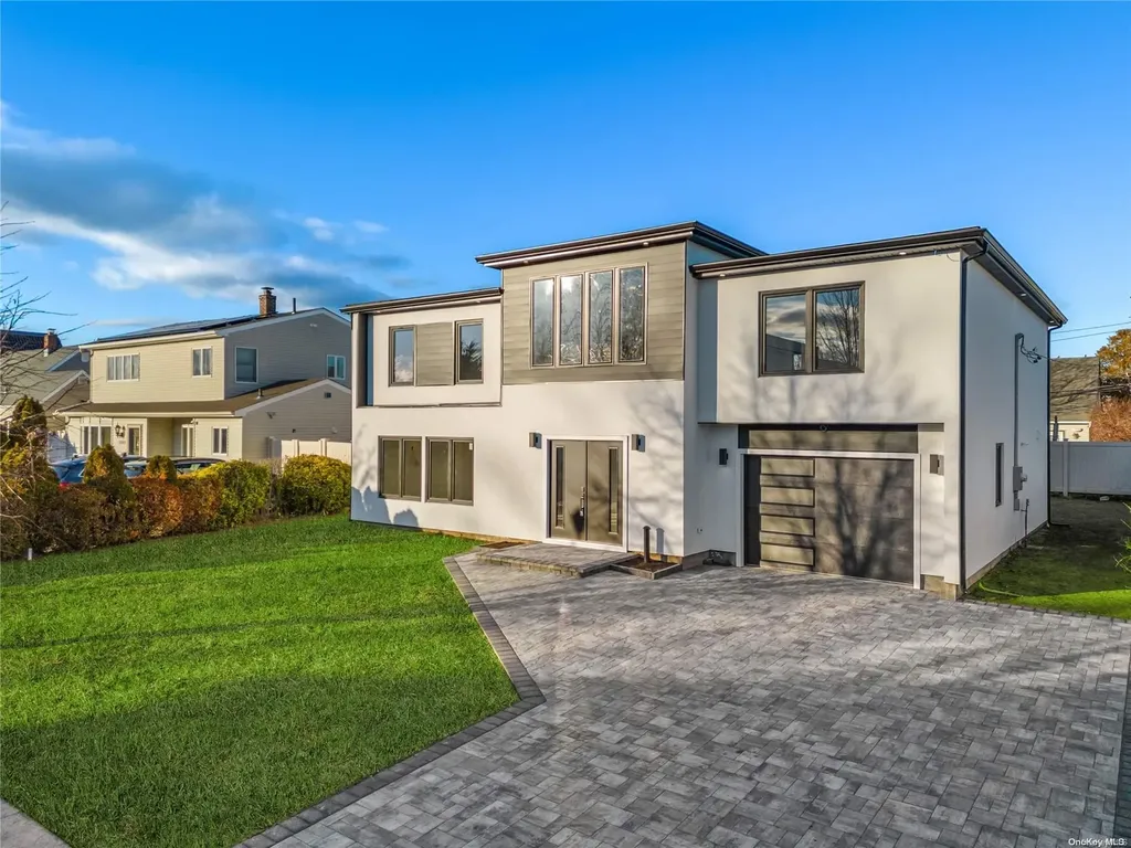33 Fox Lane Levittown NY 11756