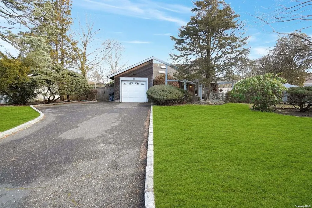 35 Rustic Avenue Medford NY 11763