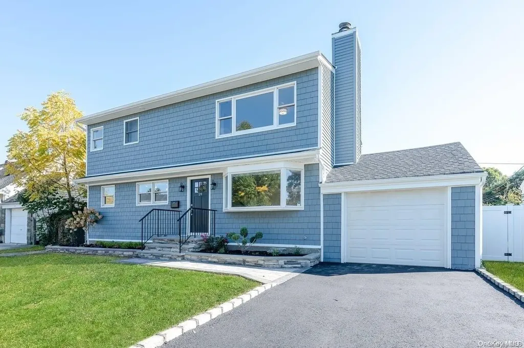 19 Clarissa Drive Syosset NY 11791