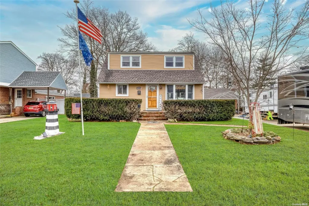 838 Ocean Avenue West Islip NY 11795