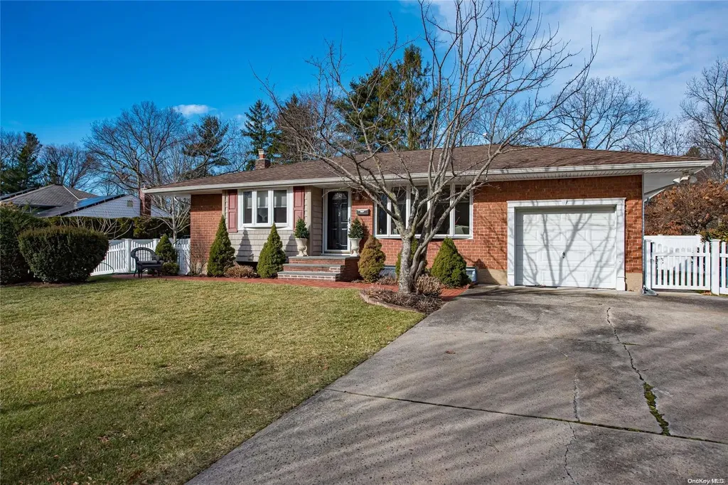 2 Fisher Road Commack NY 11725