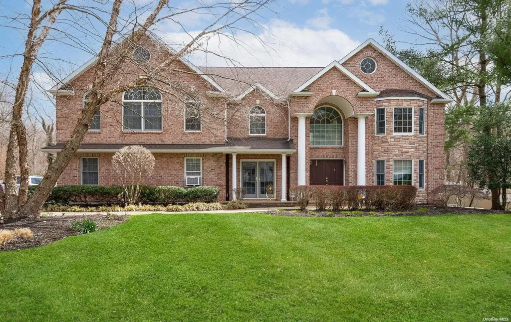 42 Weinmann Boulevard Melville NY 11747