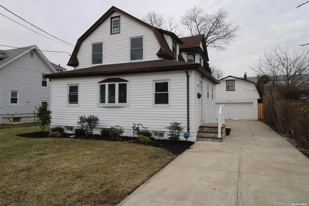147 E Seaman Avenue Freeport NY 11520