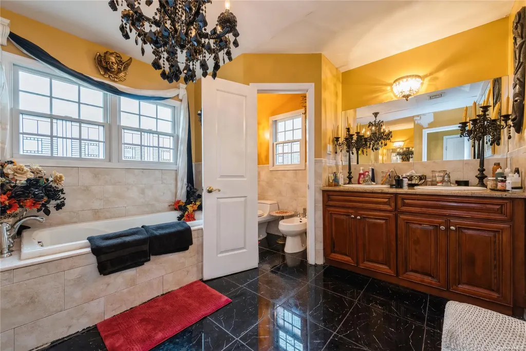 968 Bowe Road W Valley Stream NY 11580