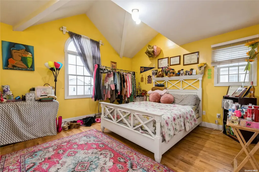 968 Bowe Road W Valley Stream NY 11580