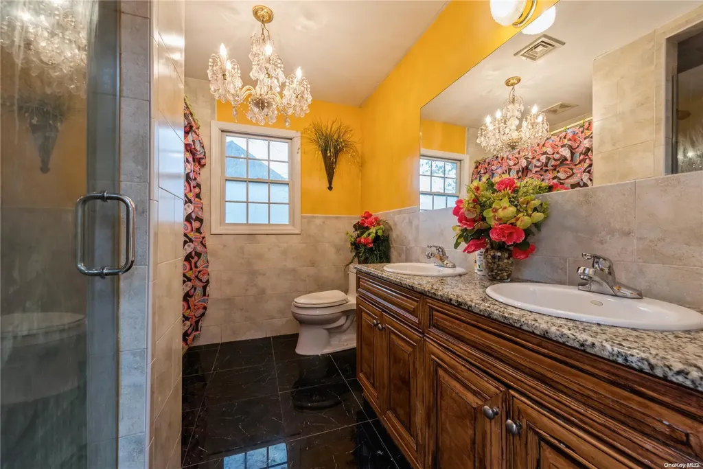 968 Bowe Road W Valley Stream NY 11580