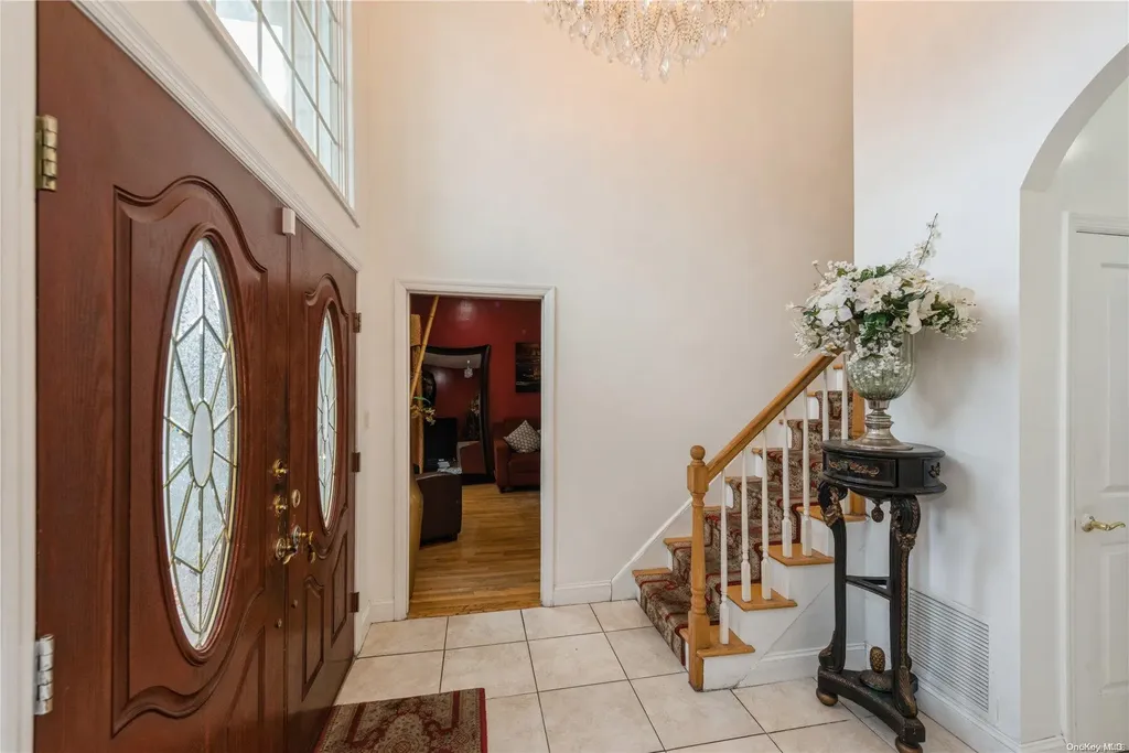 968 Bowe Road W Valley Stream NY 11580