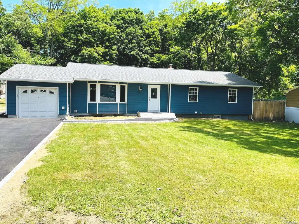 35 River Heights Drive Smithtown NY 11787