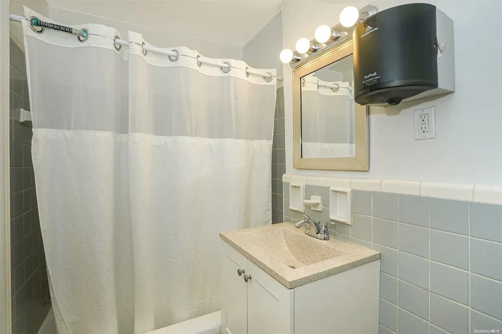 110-50 71st Road Forest Hills NY 11375