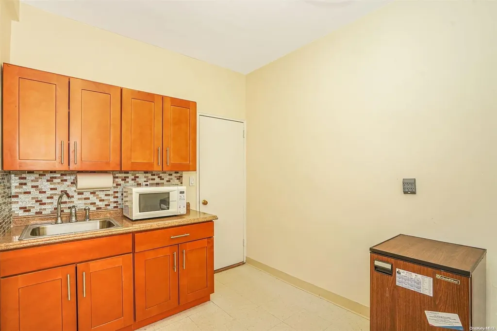 110-50 71st Road Forest Hills NY 11375