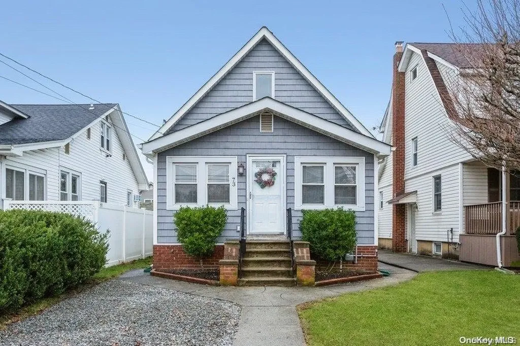 73 Commonwealth Avenue Merrick NY 11566