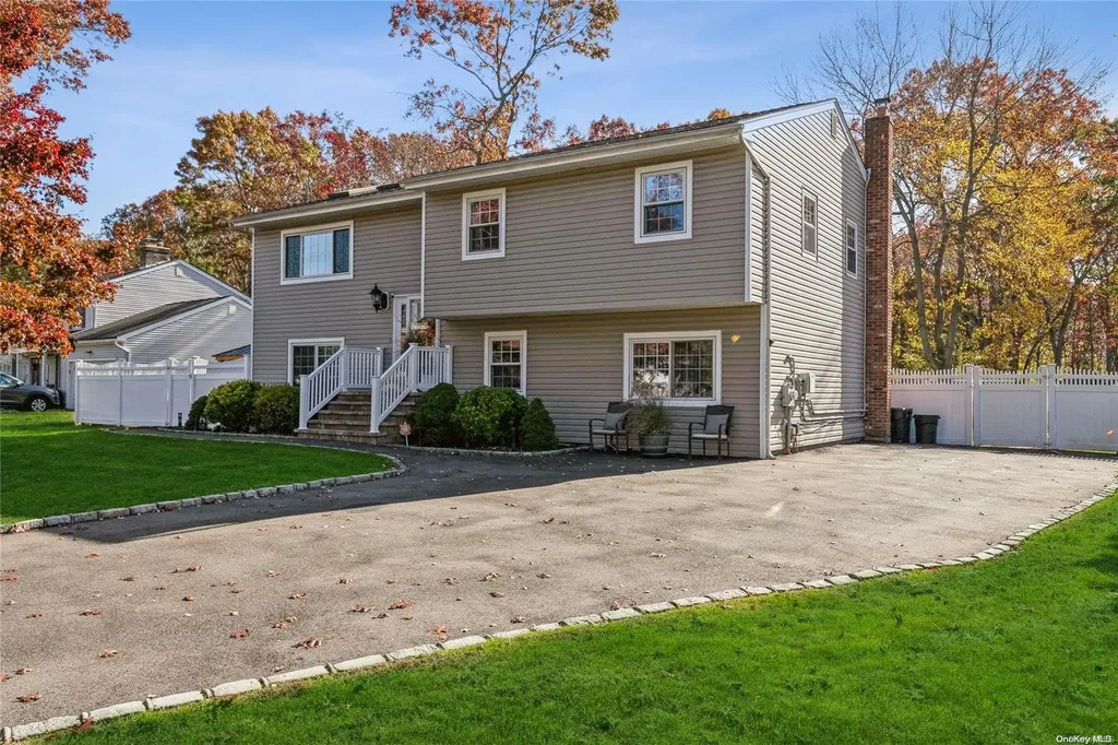 6 Loretta Court Centereach NY 11720