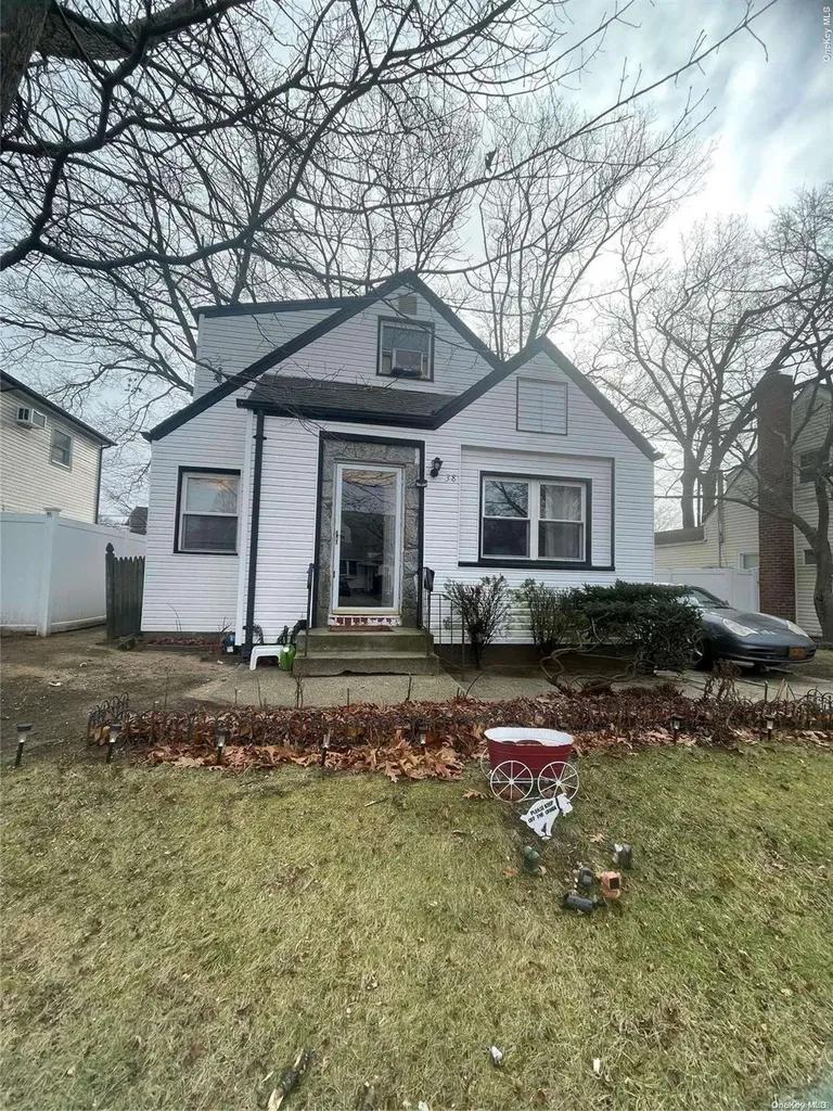 38 Thompson Street Valley Stream NY 11580