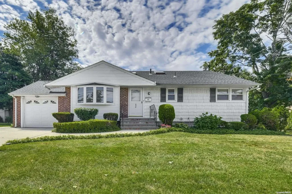 132 Ira Road Syosset NY 11791