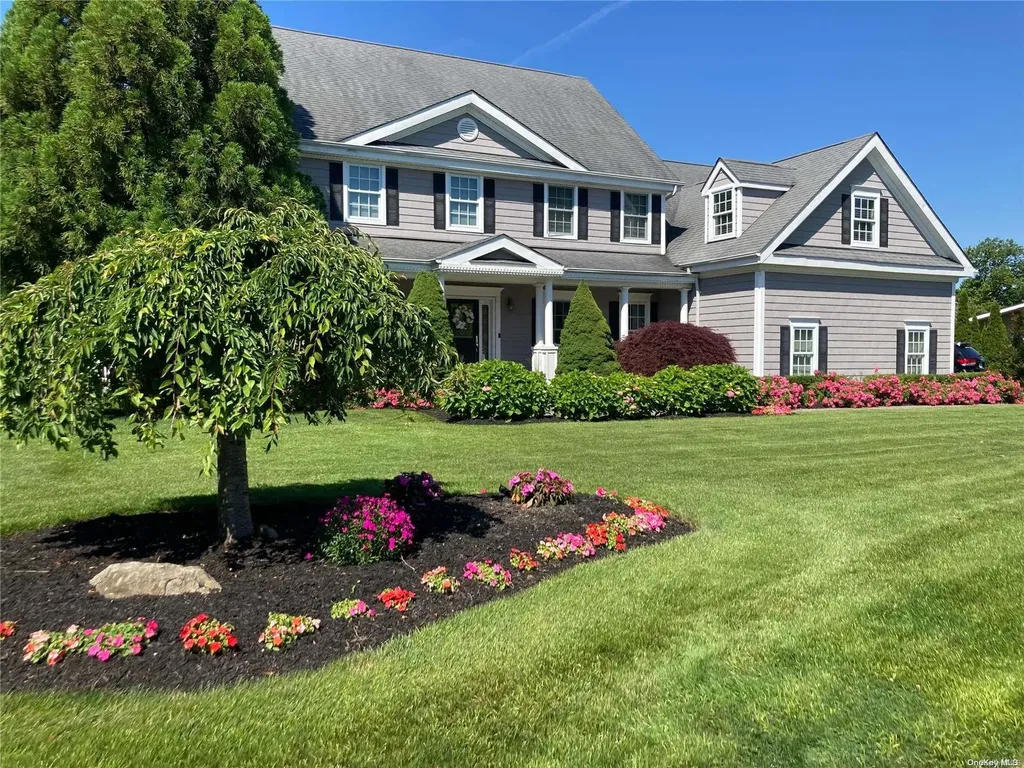 2 True Harbour Way West Islip NY 11795