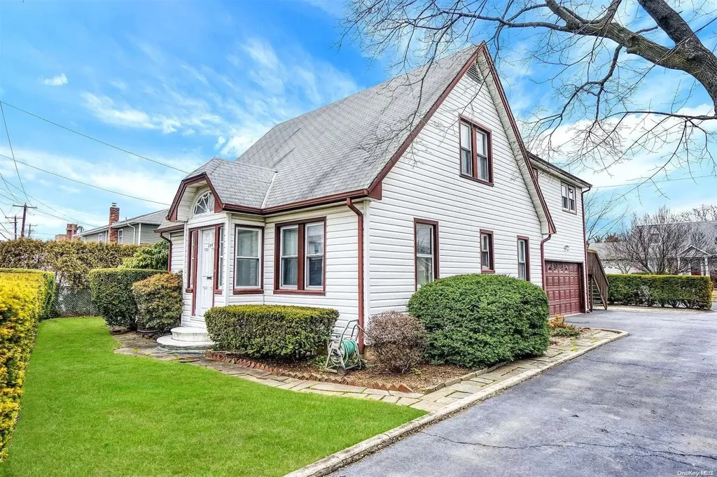 354 Stewart Avenue Bethpage NY 11714