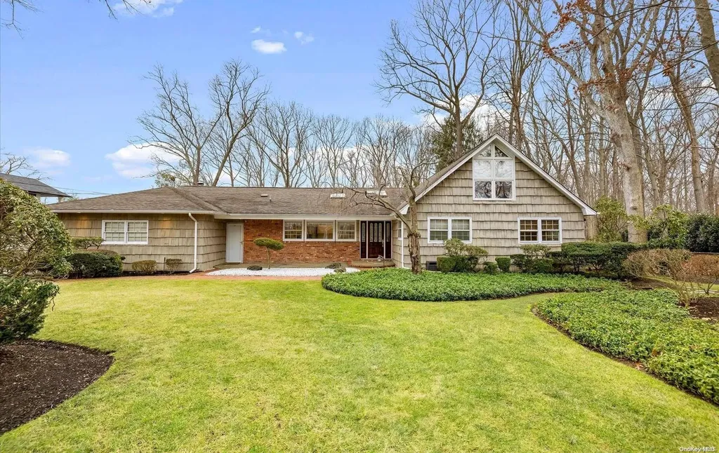 21 Winter Lane Dix Hills NY 11746