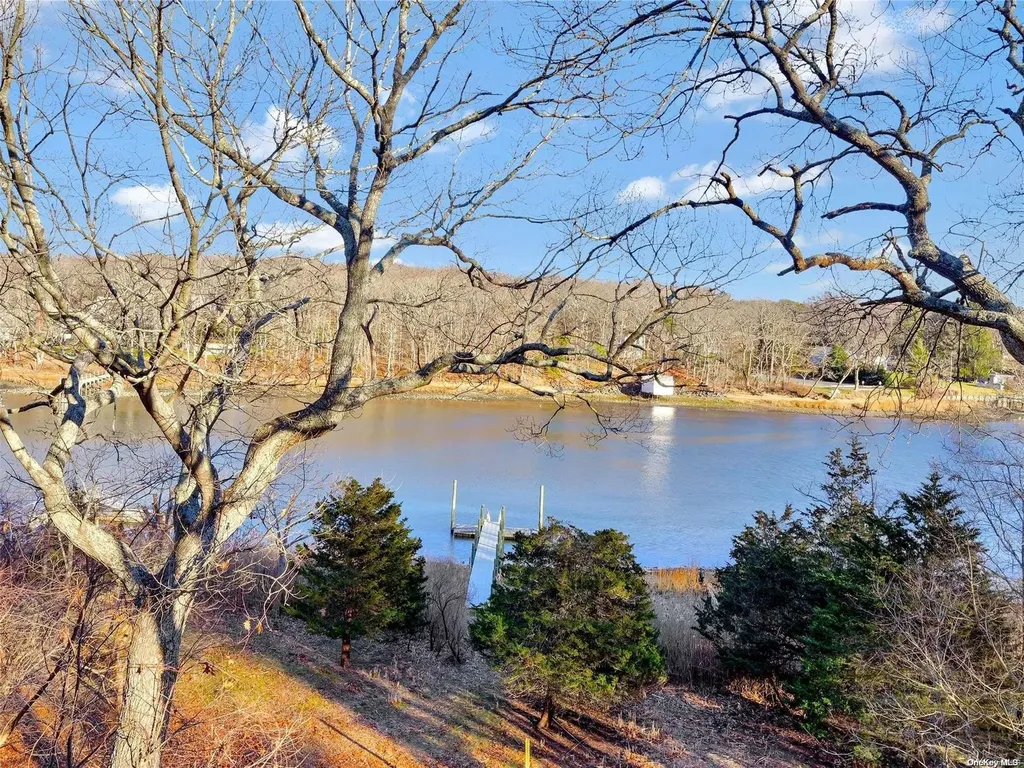 372 North Drive Mattituck NY 11952