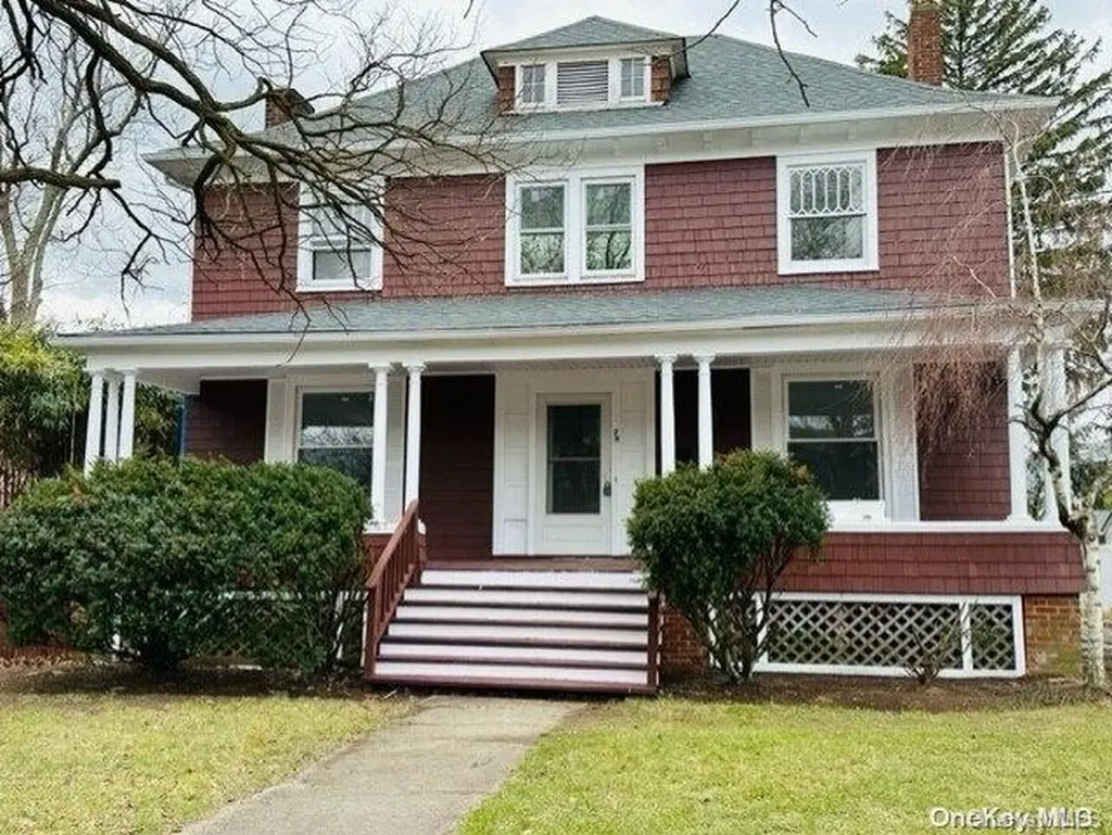 78 Roosevelt Avenue Freeport NY 11520