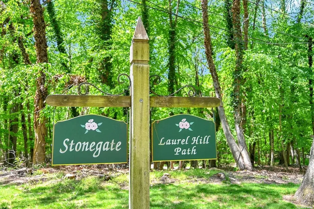 Laurel Hill Path Nissequogue NY 11780