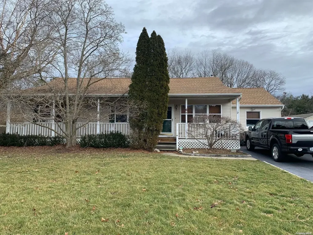 6 Creekside Drive Middle Island NY 11953