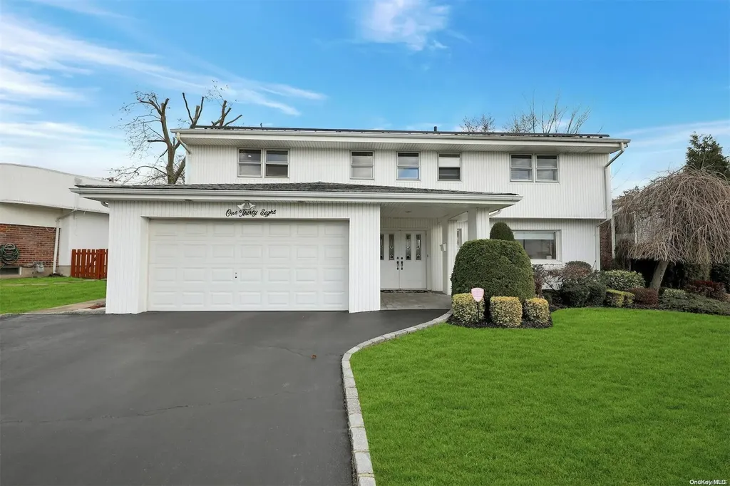 138 Grace Street Plainview NY 11803