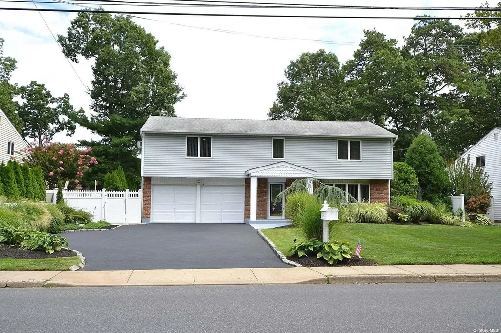321 Browns Road Nesconset NY 11767