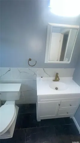 1008 NW Manor Lane Bay Shore NY 11706