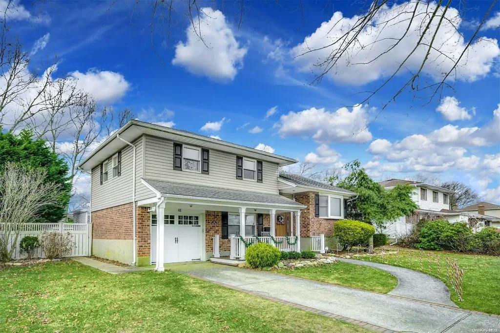 46 Simmons Drive East Islip NY 11730