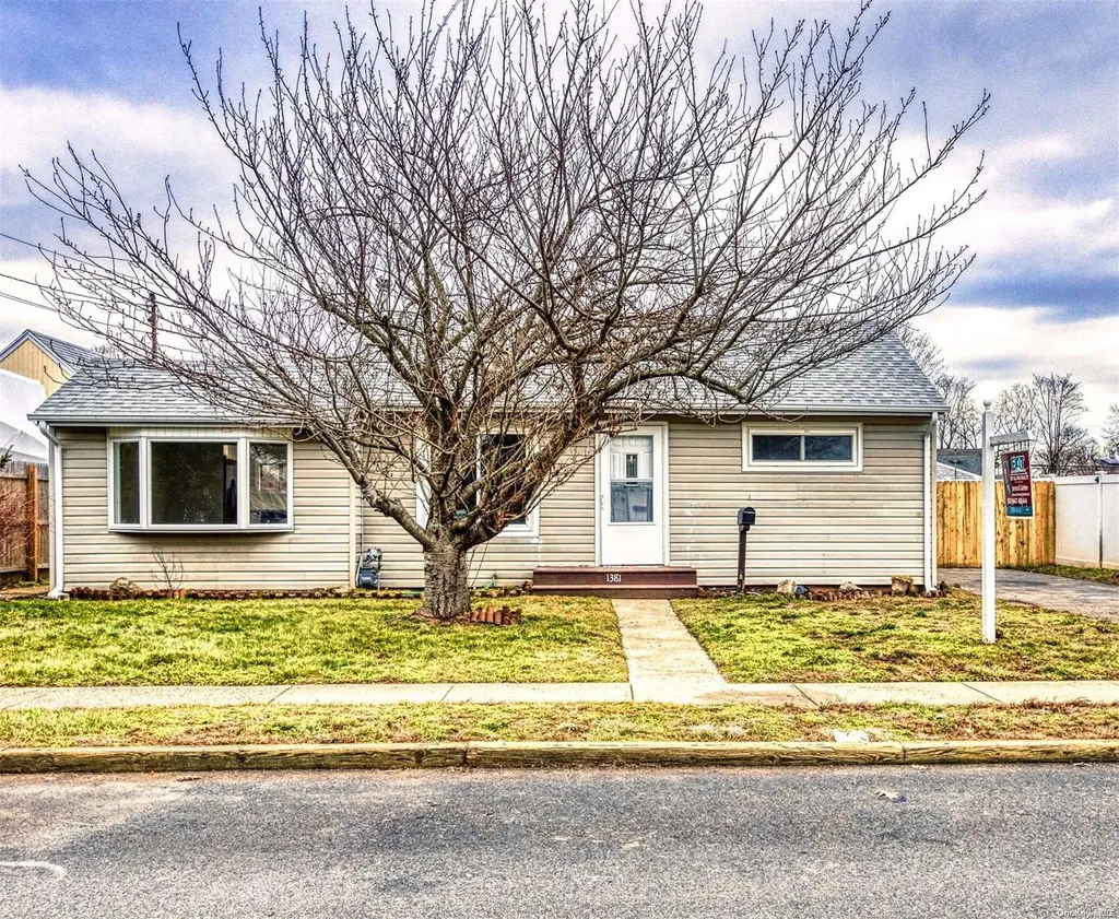 1381 Brooklyn Boulevard Bay Shore NY 11706
