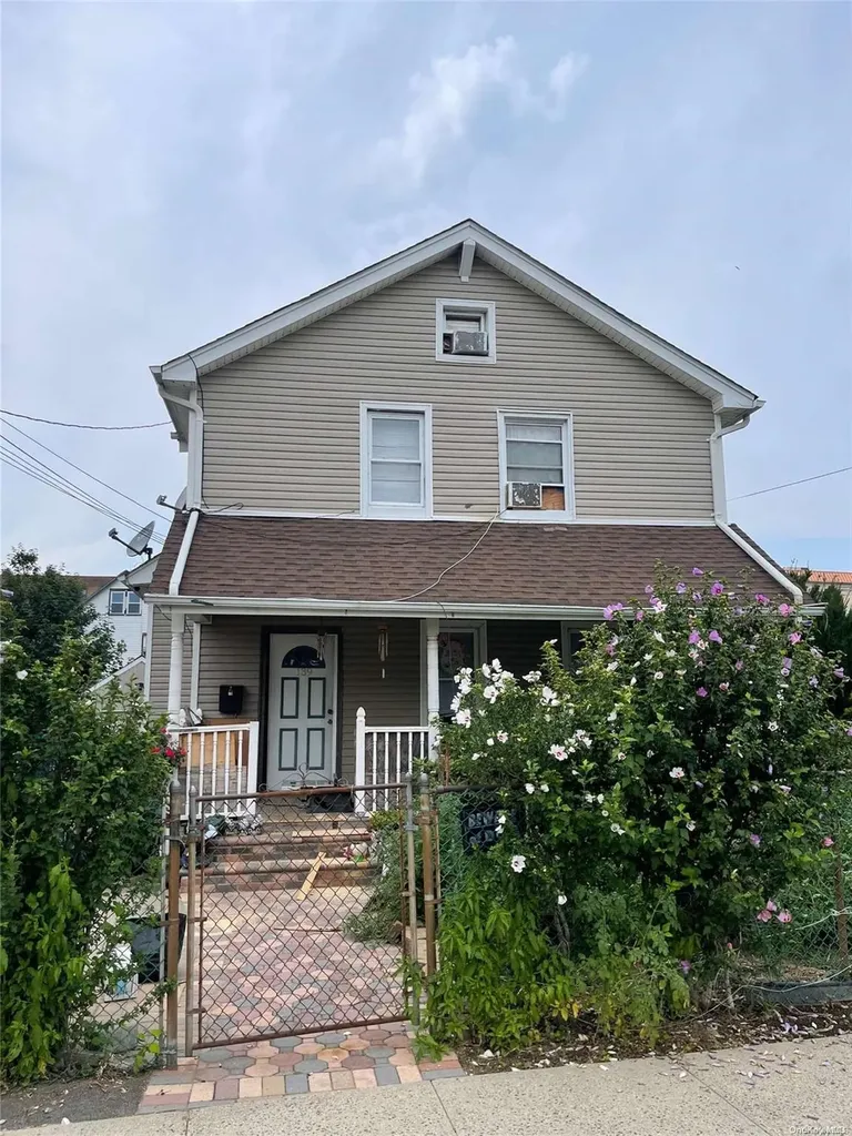 139 Marvin Avenue Hempstead NY 11550
