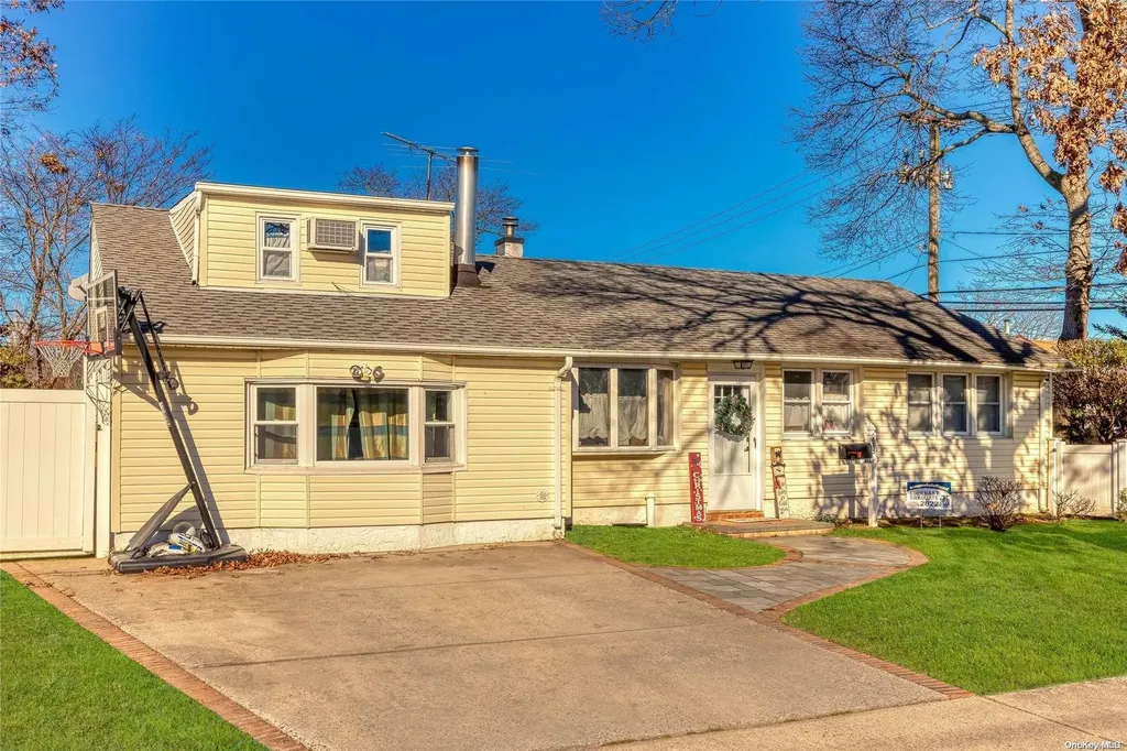 615 Central Avenue Massapequa NY 11758