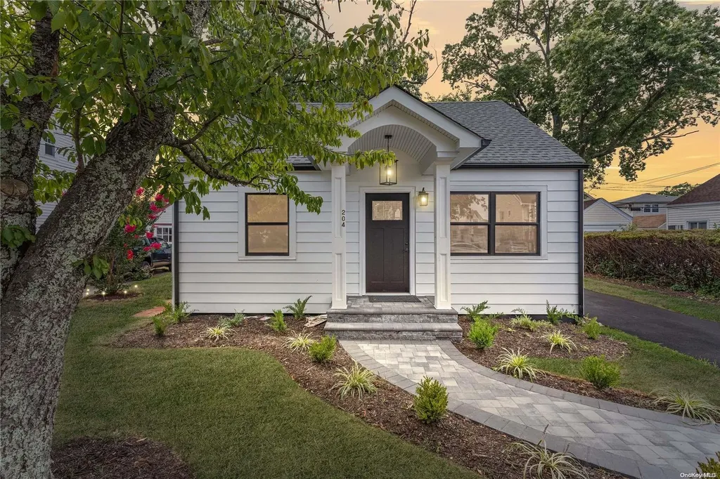 204 Stuart Road Valley Stream NY 11581