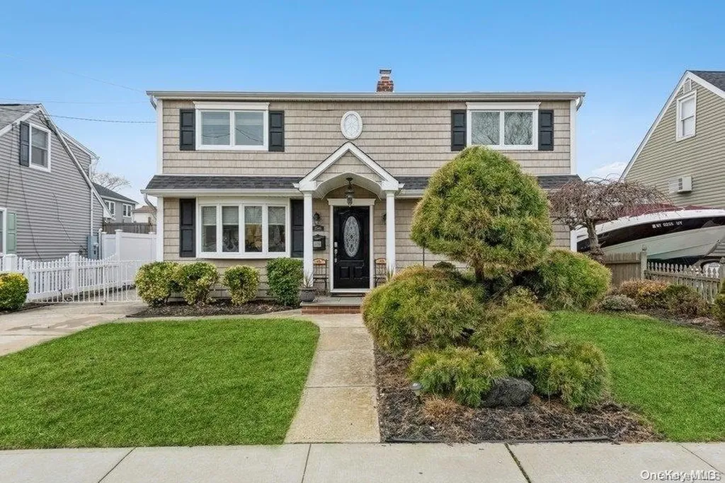 2546 Wantagh Avenue Wantagh NY 11793