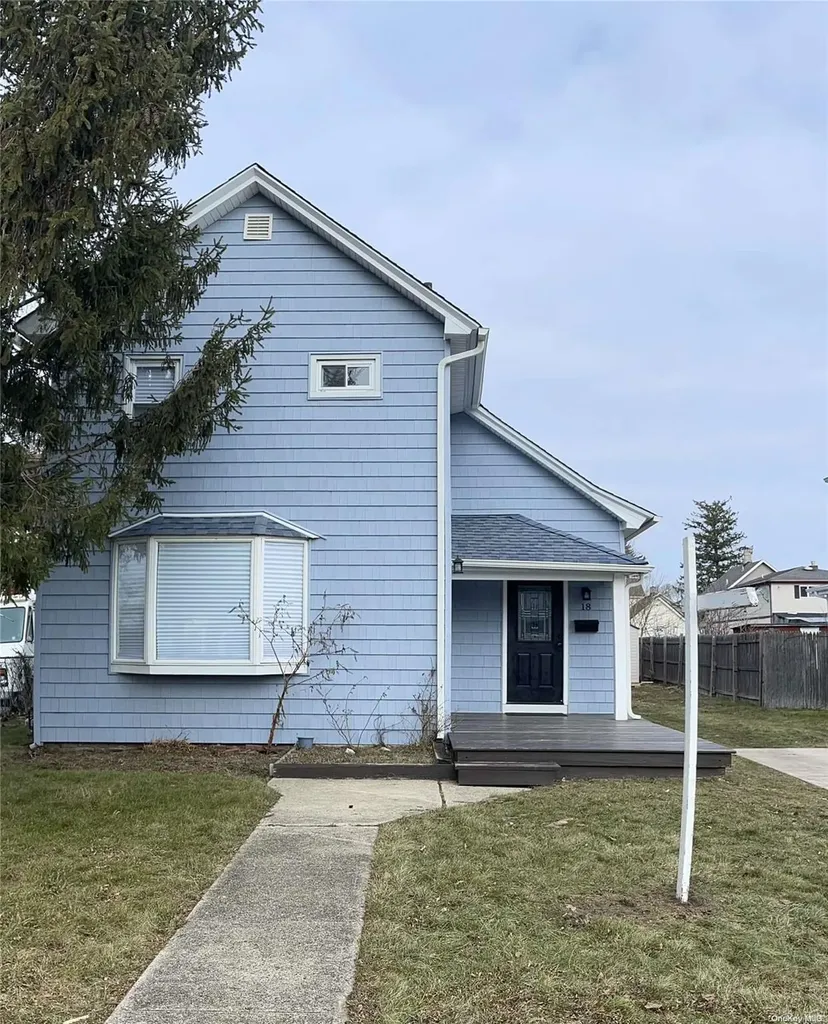 18 Southside Avenue Freeport NY 11520