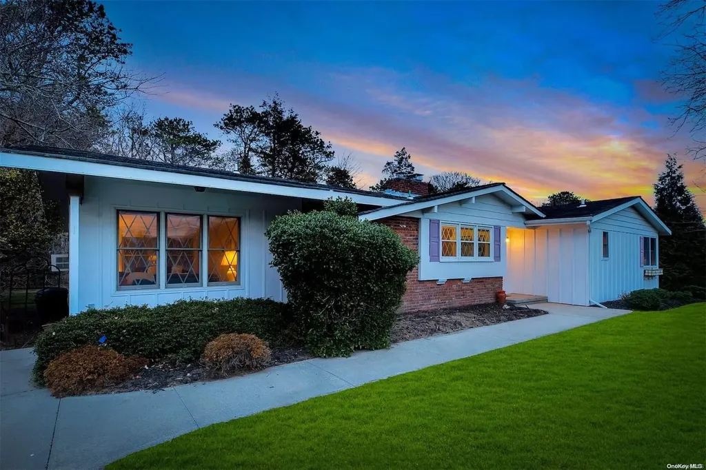 3 Ludlow Lane Hampton Bays NY 11946