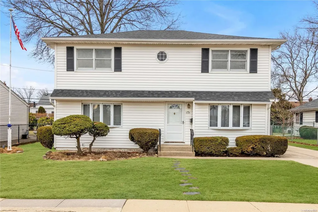 101 Evans Street New Hyde Park NY 11040