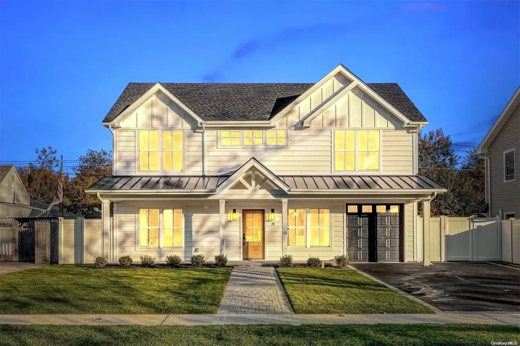 21 Valley Road Levittown NY 11756
