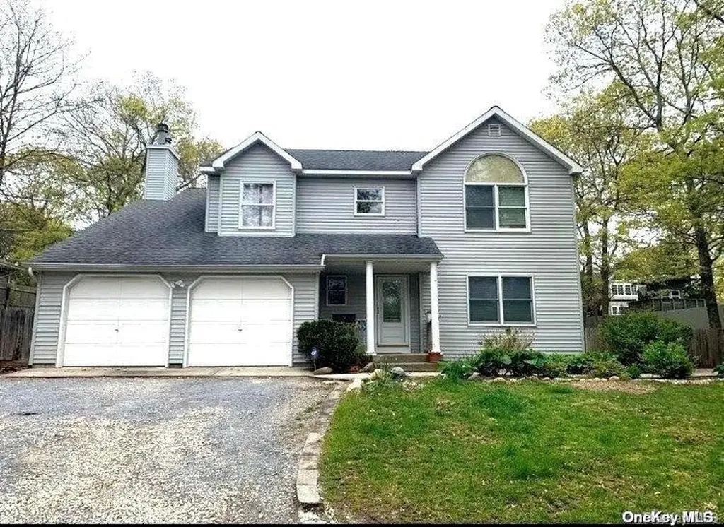 6 Seashell Lane Hampton Bays NY 11946