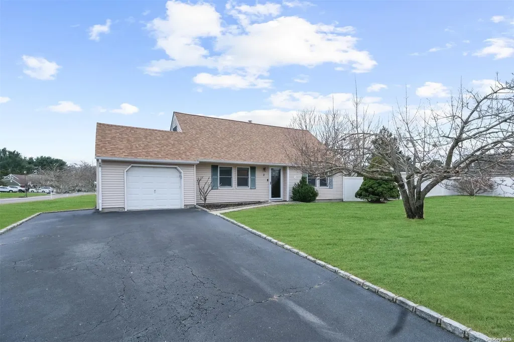 2 Woodbrook Drive Ridge NY 11961